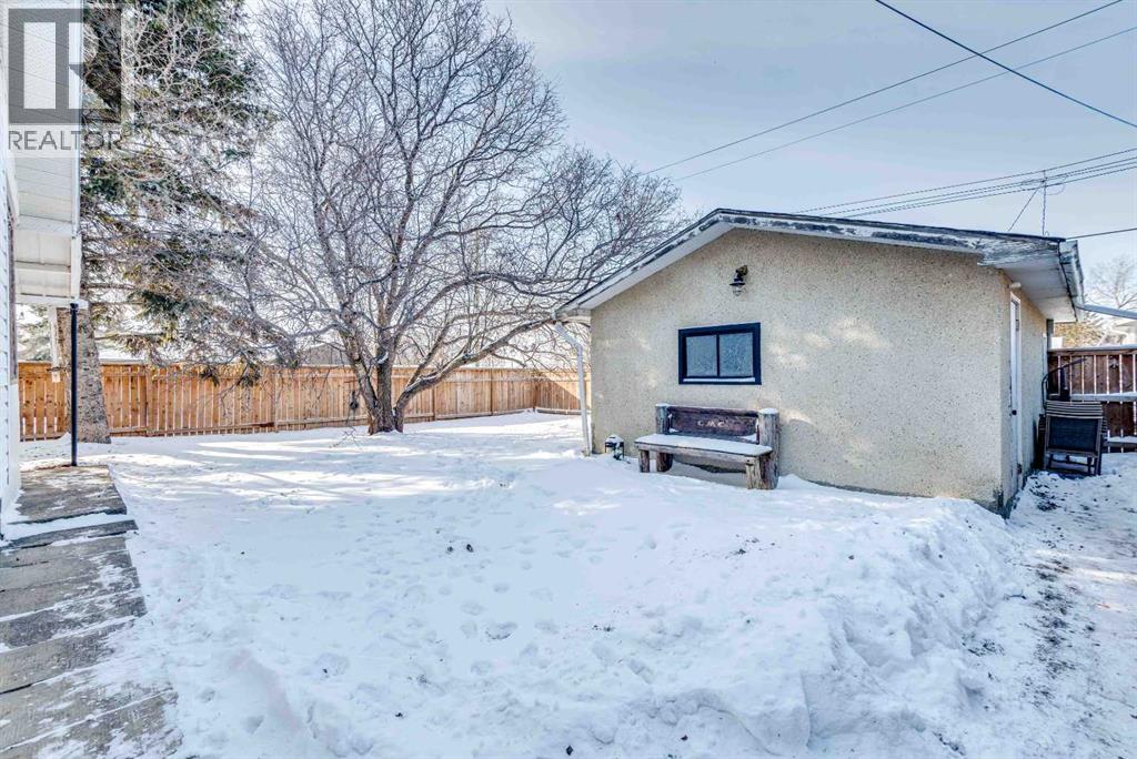 215 4 Avenue Se, Three Hills, AB - Outdoor