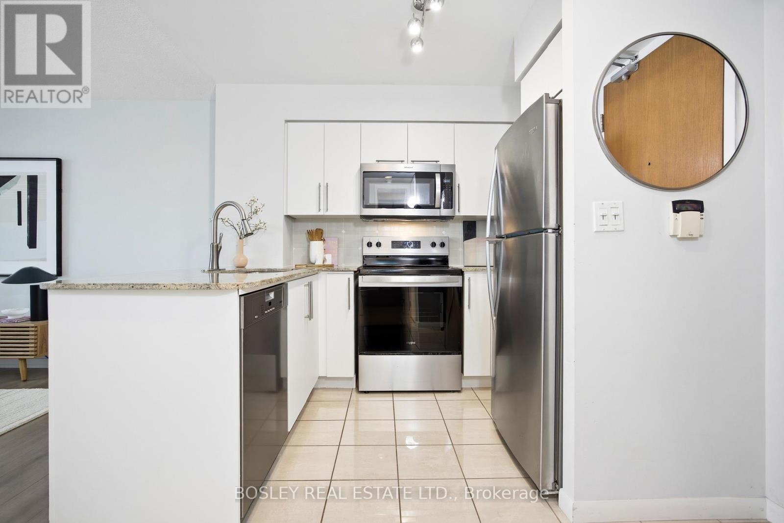 1602 - 219 Fort York Boulevard, Toronto, ON - Indoor Photo Showing Kitchen With Stainless Steel Kitchen