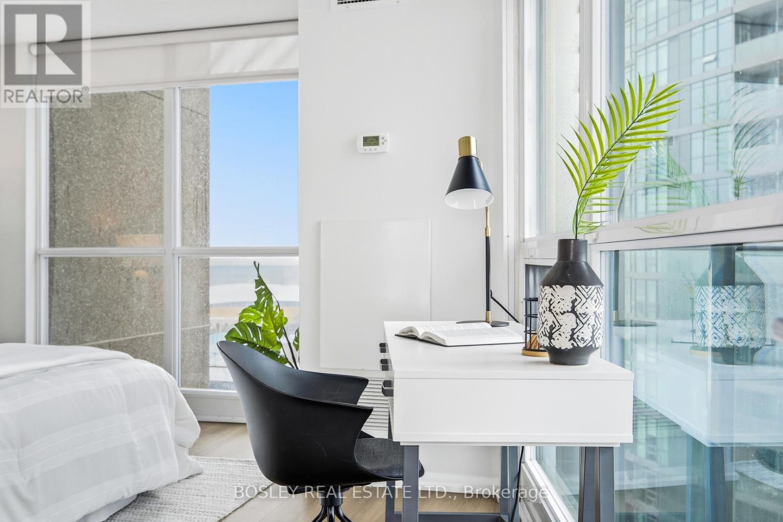 1602 - 219 Fort York Boulevard, Toronto, ON - Indoor