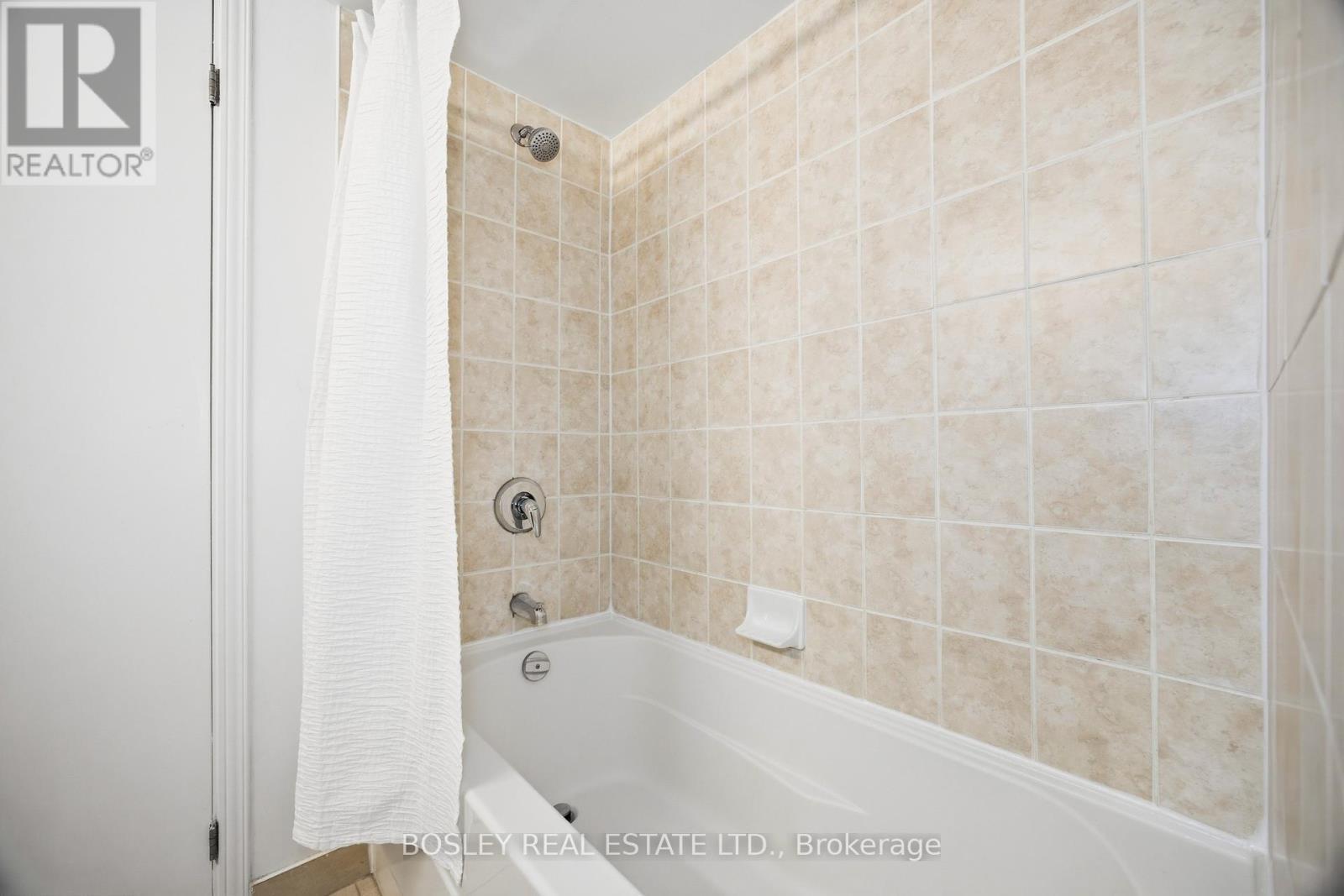 1602 - 219 Fort York Boulevard, Toronto, ON - Indoor Photo Showing Bathroom