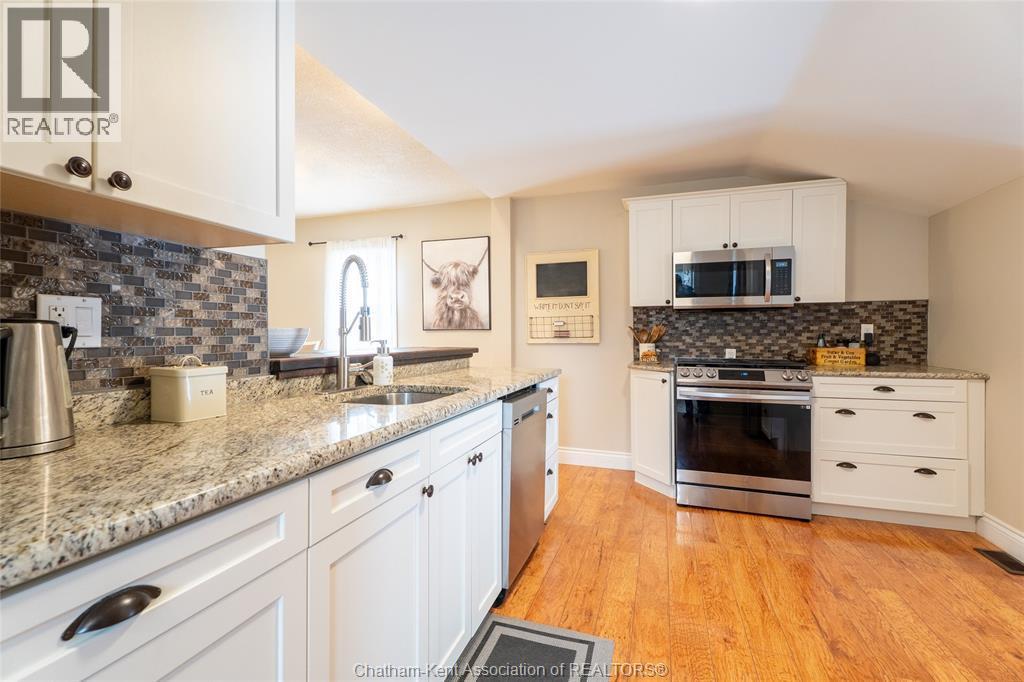 950 North Street, Dresden, ON - Indoor Photo Showing Kitchen With Upgraded Kitchen