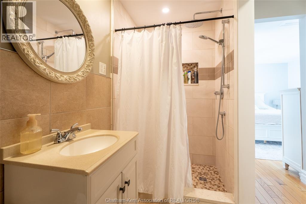 950 North Street, Dresden, ON - Indoor Photo Showing Bathroom