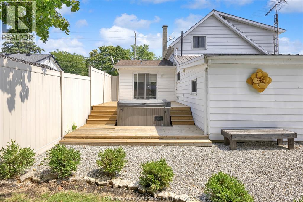 950 North Street, Dresden, ON - Outdoor