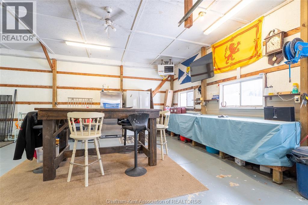 950 North Street, Dresden, ON - Indoor Photo Showing Garage