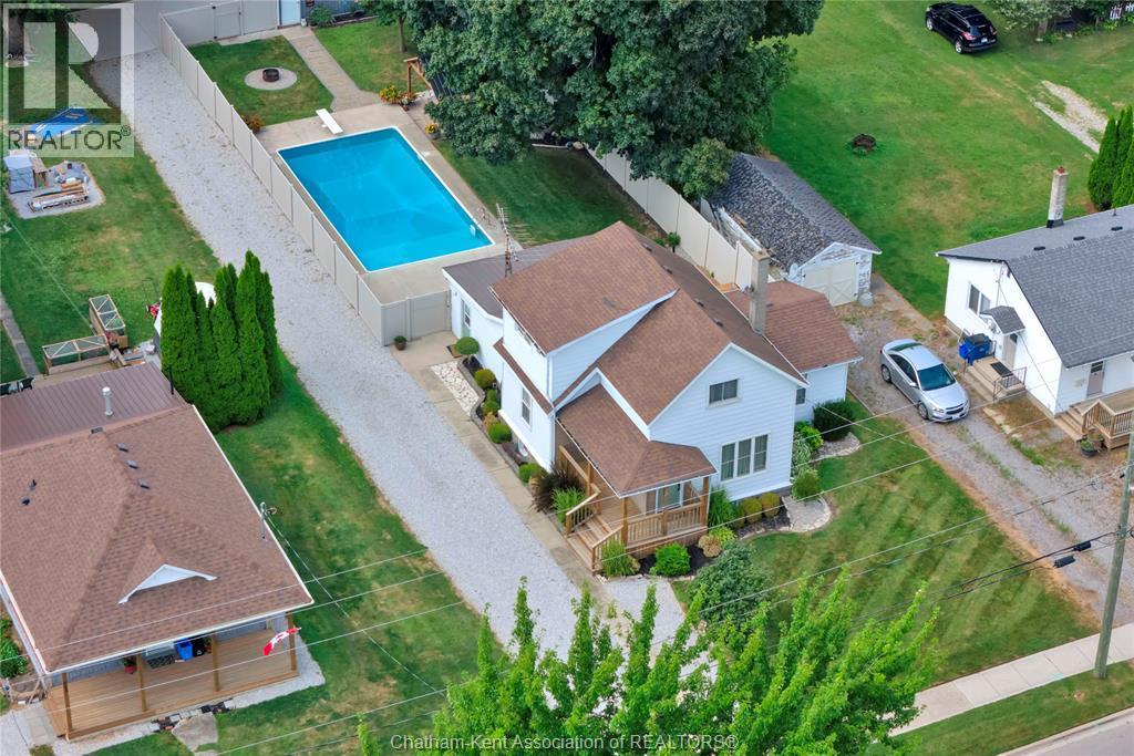 950 North Street, Dresden, ON - Outdoor With In Ground Pool