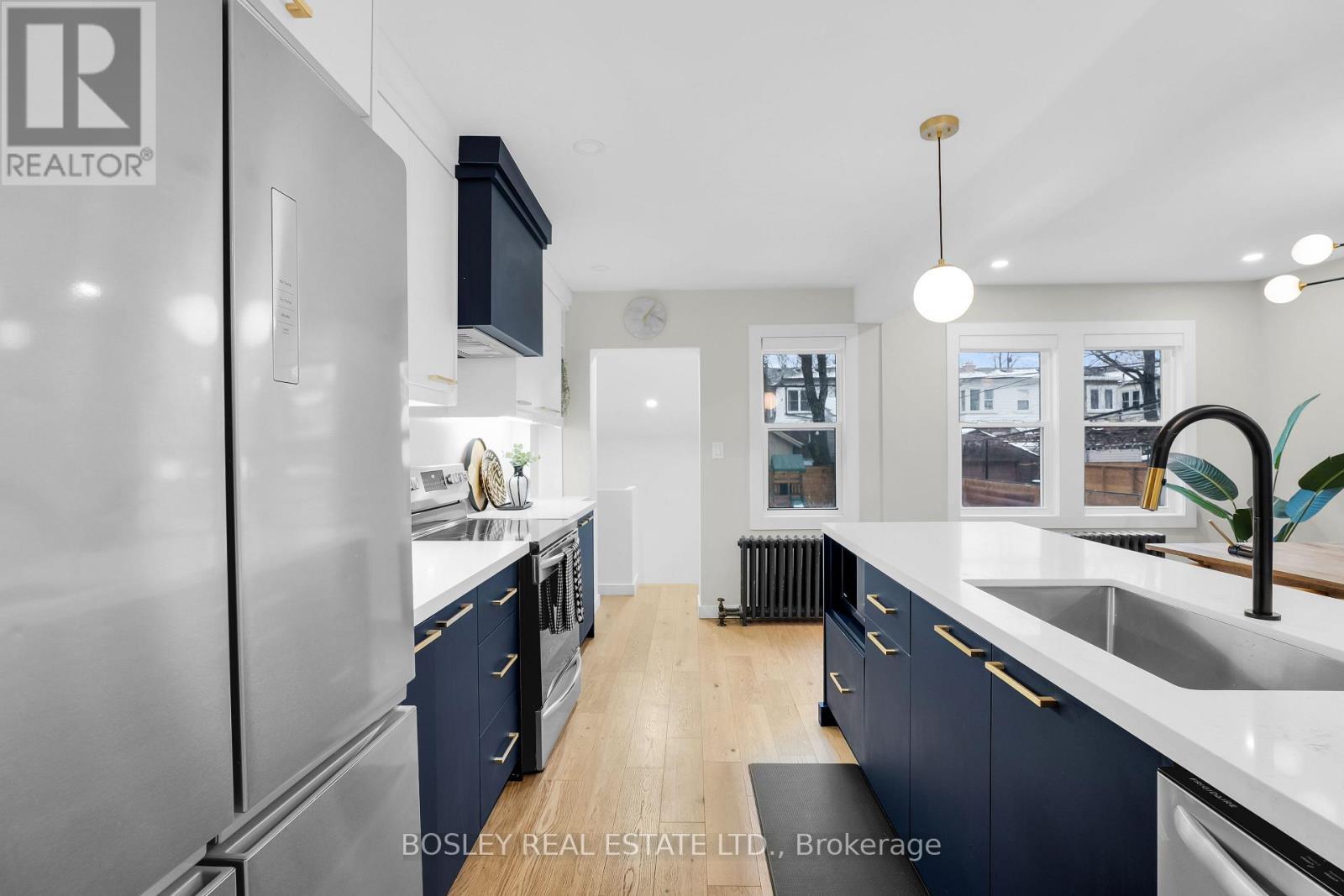 13 Springdale Boulevard, Toronto, ON - Indoor Photo Showing Kitchen With Upgraded Kitchen