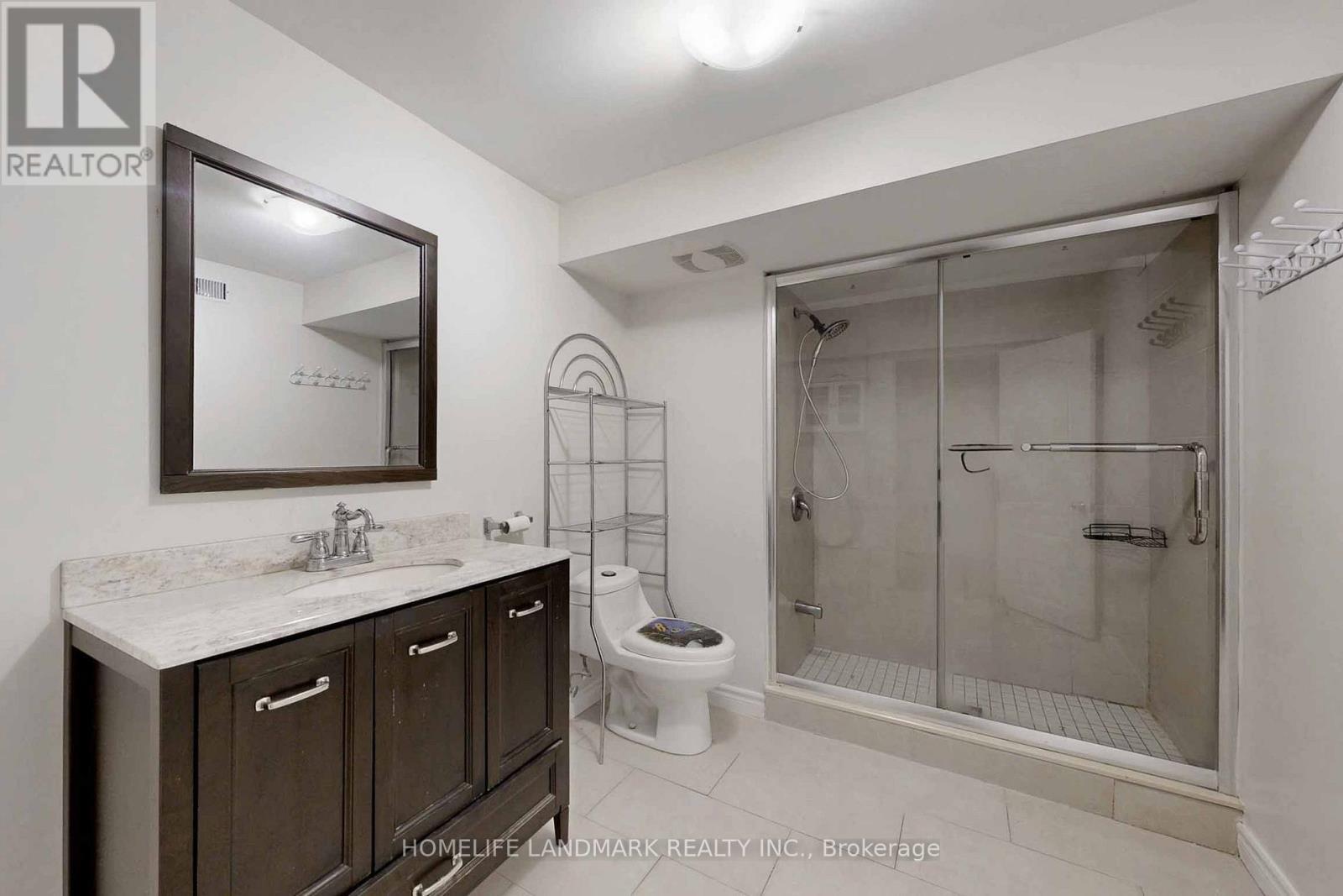18 Olympus Drive, Richmond Hill, ON - Indoor Photo Showing Bathroom