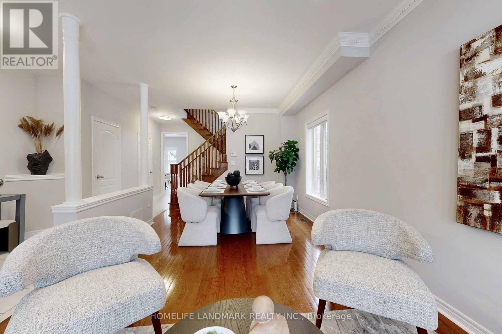 18 Olympus Drive, Richmond Hill, ON - Indoor Photo Showing Living Room