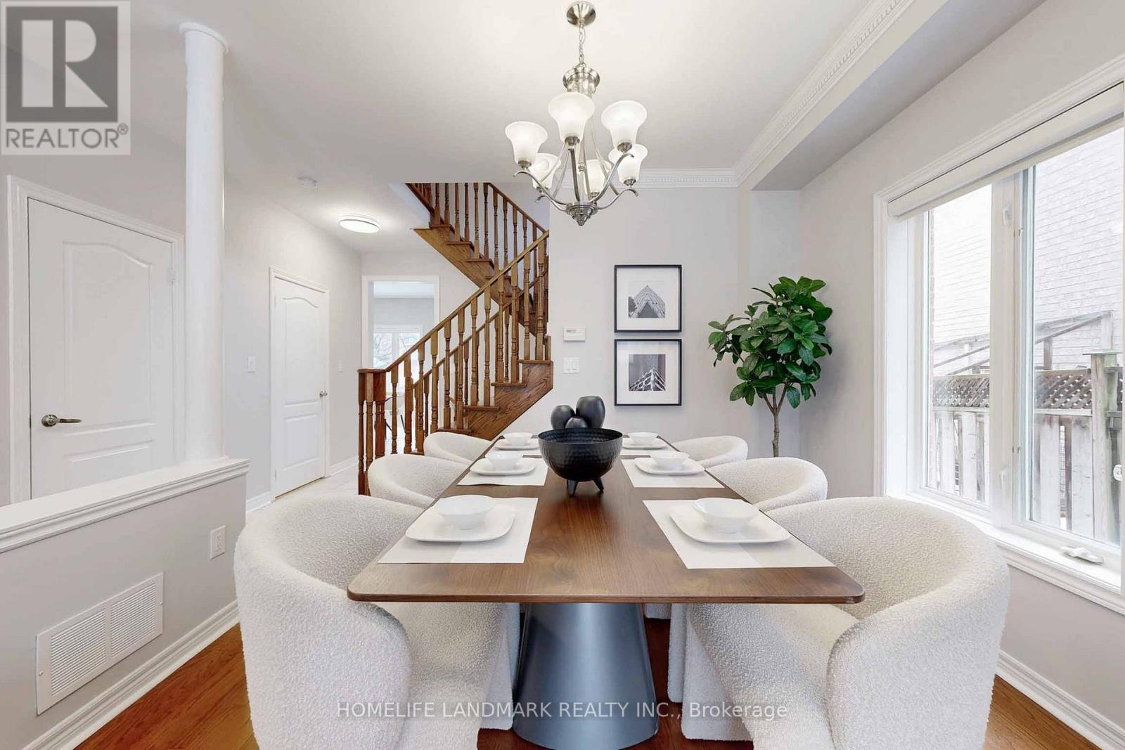 18 Olympus Drive, Richmond Hill, ON - Indoor Photo Showing Dining Room
