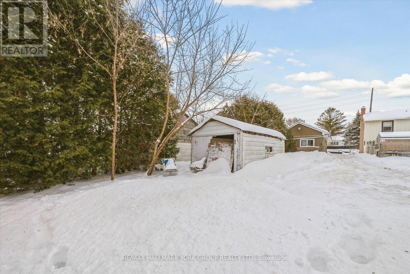 19273 Yonge Street, East Gwillimbury, ON - Outdoor