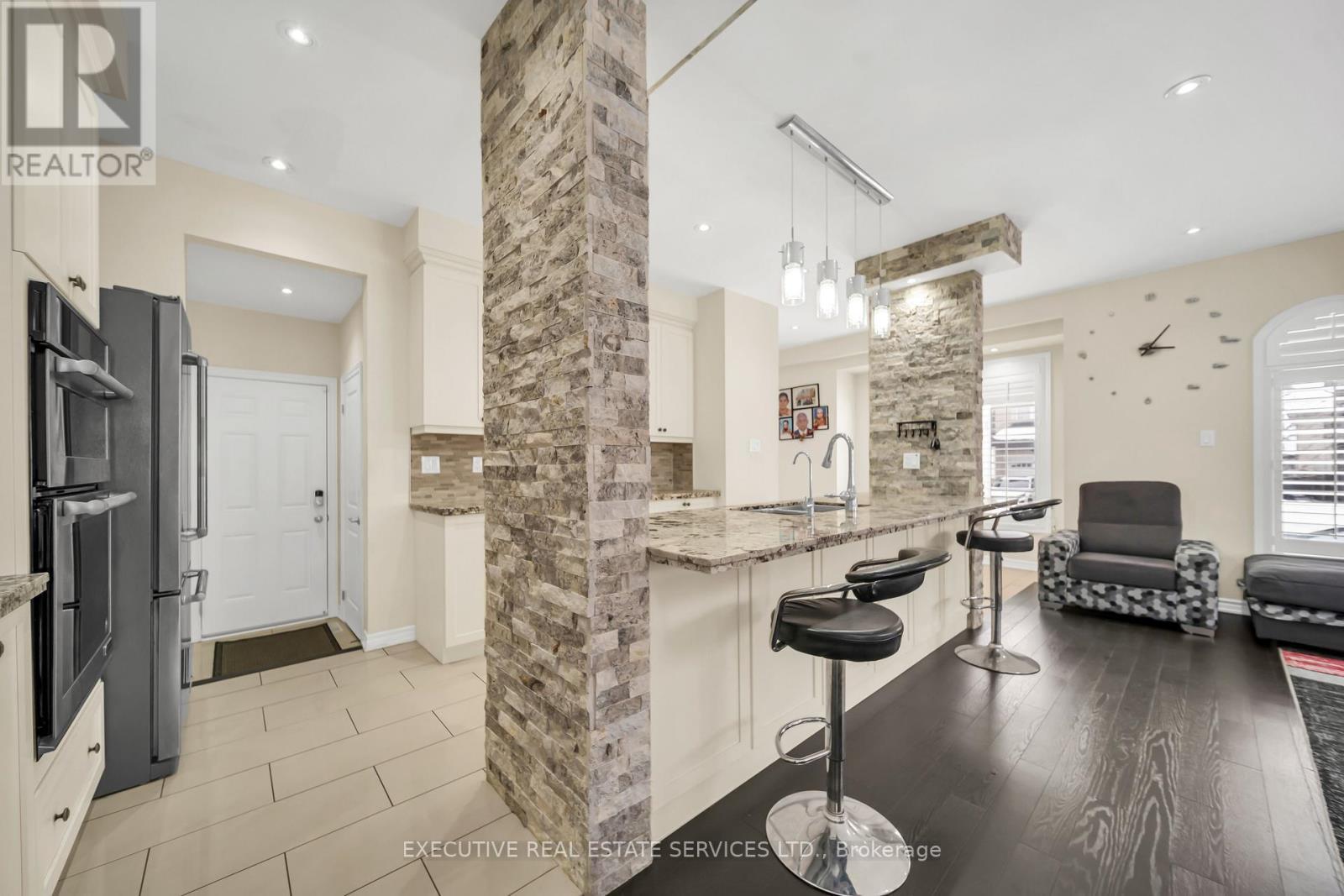 13 Masken Circle, Brampton, ON - Indoor Photo Showing Other Room