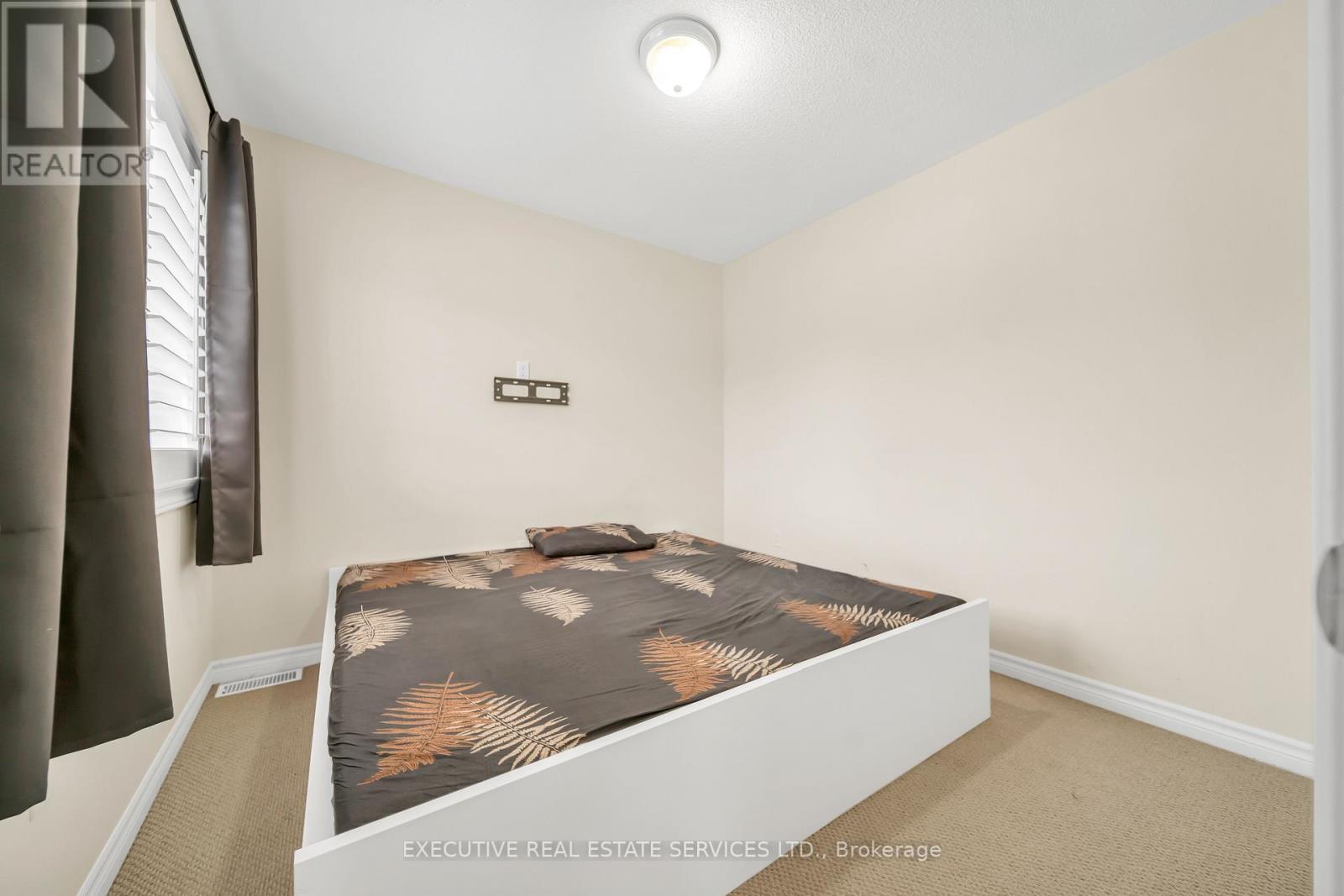 13 Masken Circle, Brampton, ON - Indoor Photo Showing Bedroom