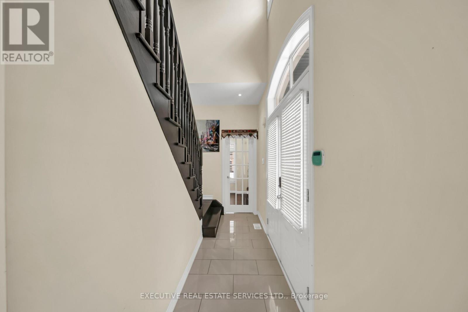 13 Masken Circle, Brampton, ON - Indoor Photo Showing Other Room