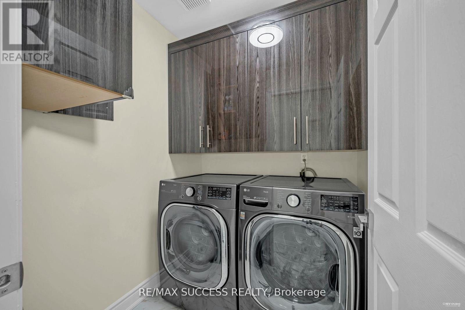 63 Blue Spruce Street, Brampton, ON - Indoor Photo Showing Laundry Room