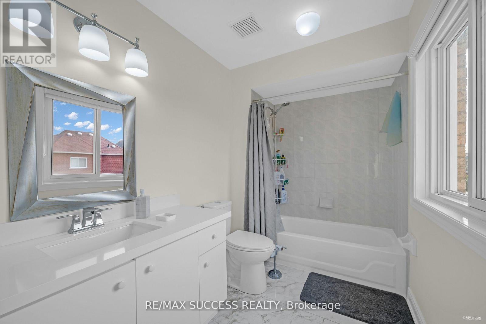 63 Blue Spruce Street, Brampton, ON - Indoor Photo Showing Bathroom