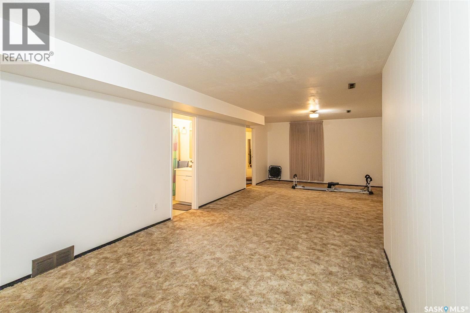 318 Montreal Avenue N, Saskatoon, SK - Indoor Photo Showing Other Room