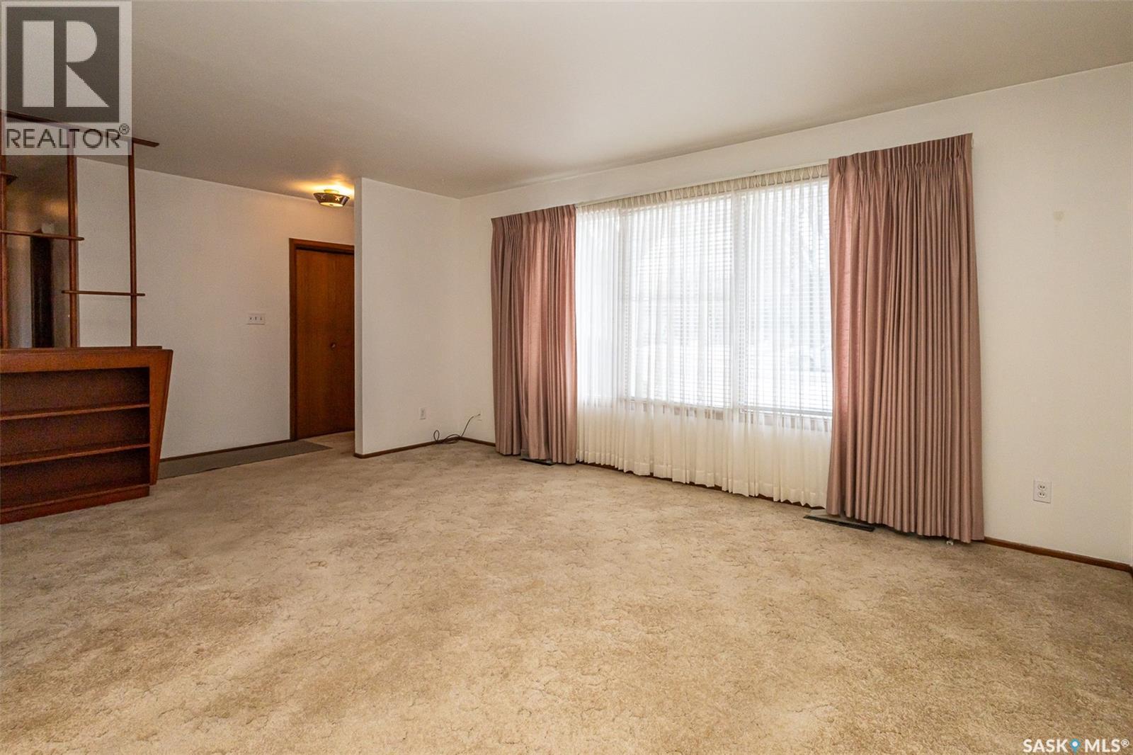 318 Montreal Avenue N, Saskatoon, SK - Indoor Photo Showing Other Room