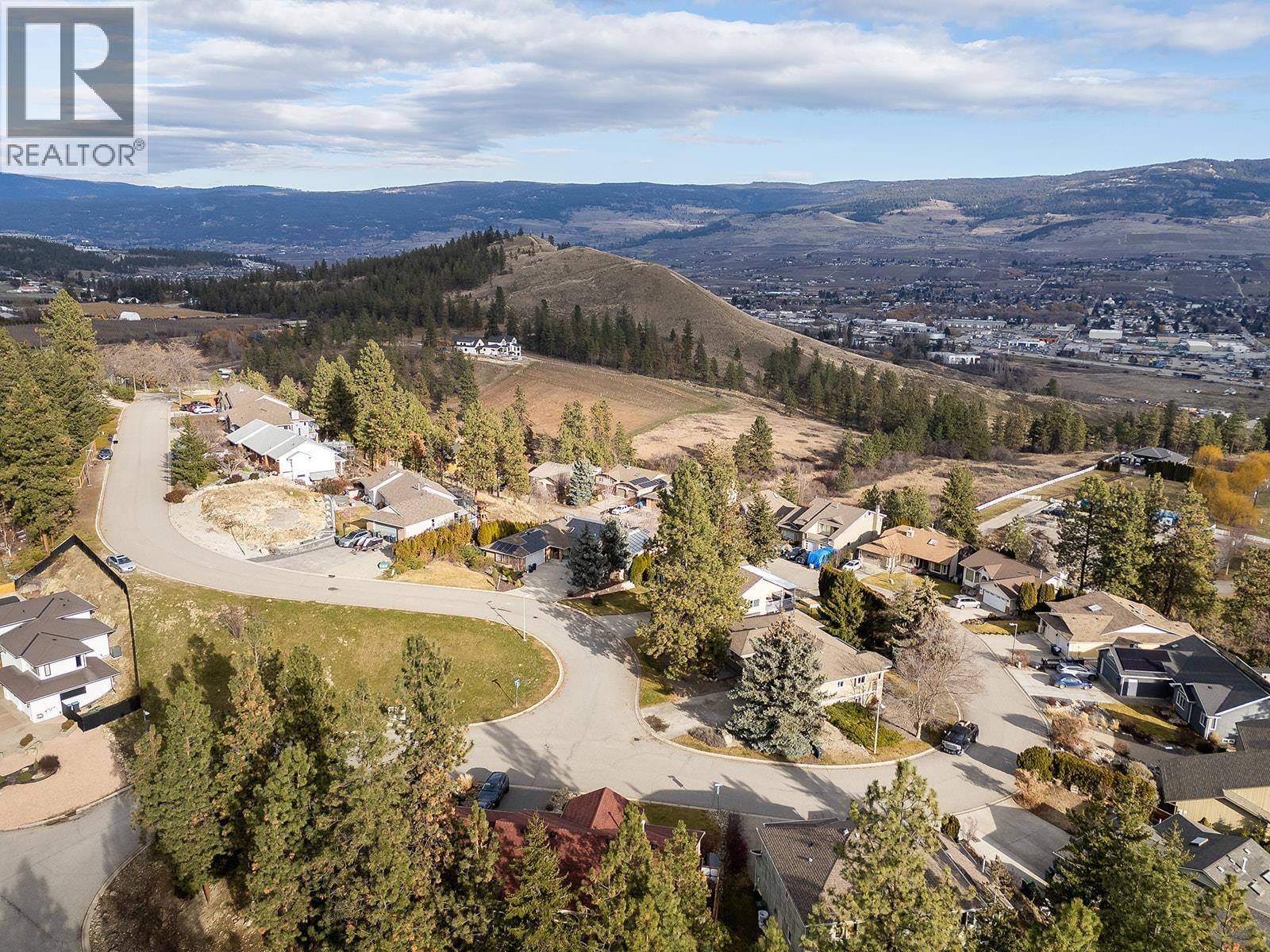 Aerial View of Neighbourhood - 745 Cassiar Crescent, Kelowna, BC - Outdoor With View