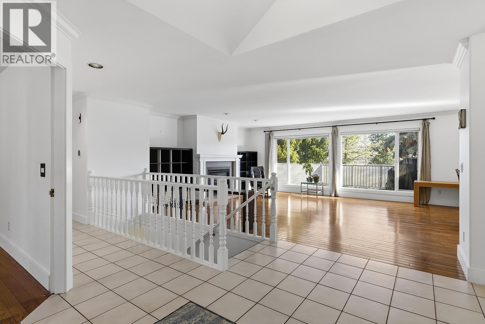 Living Room & Stairs to Lower Level - 745 Cassiar Crescent, Kelowna, BC - Indoor