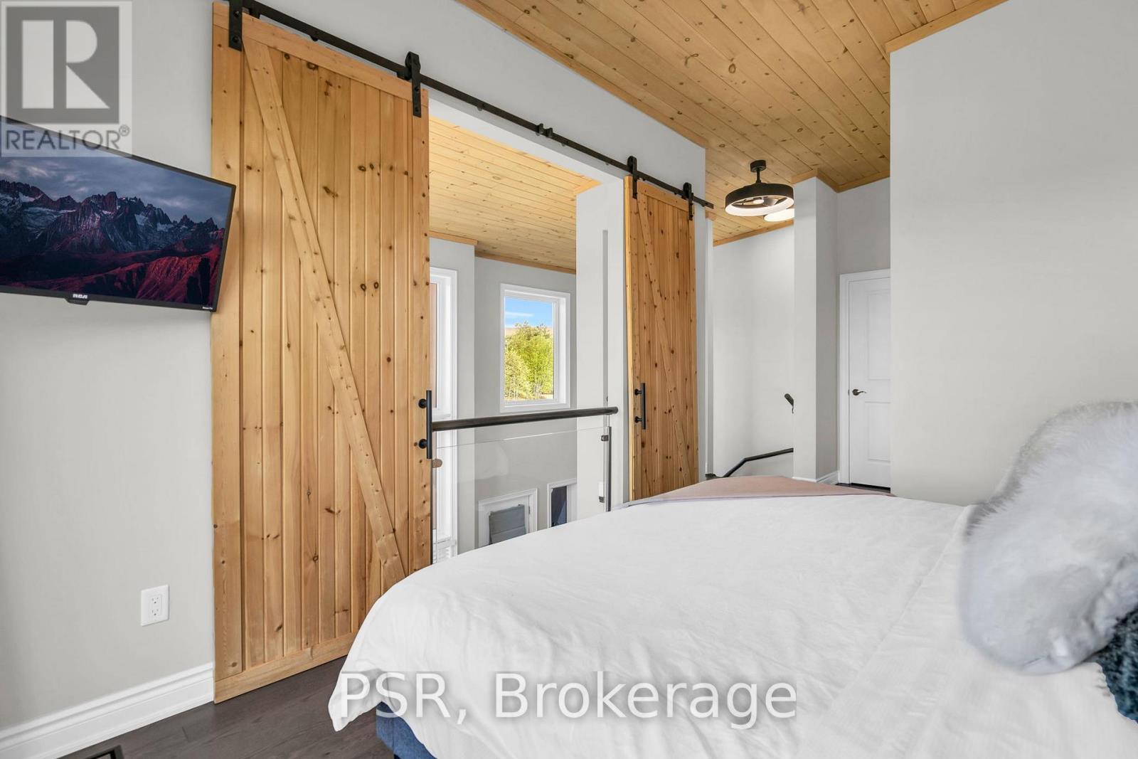 44 Carrick Trail, Gravenhurst (Wood (Gravenhurst)), ON - Indoor Photo Showing Bedroom