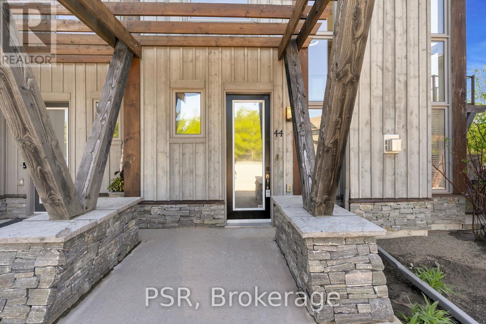 44 Carrick Trail, Gravenhurst (Wood (Gravenhurst)), ON - Outdoor