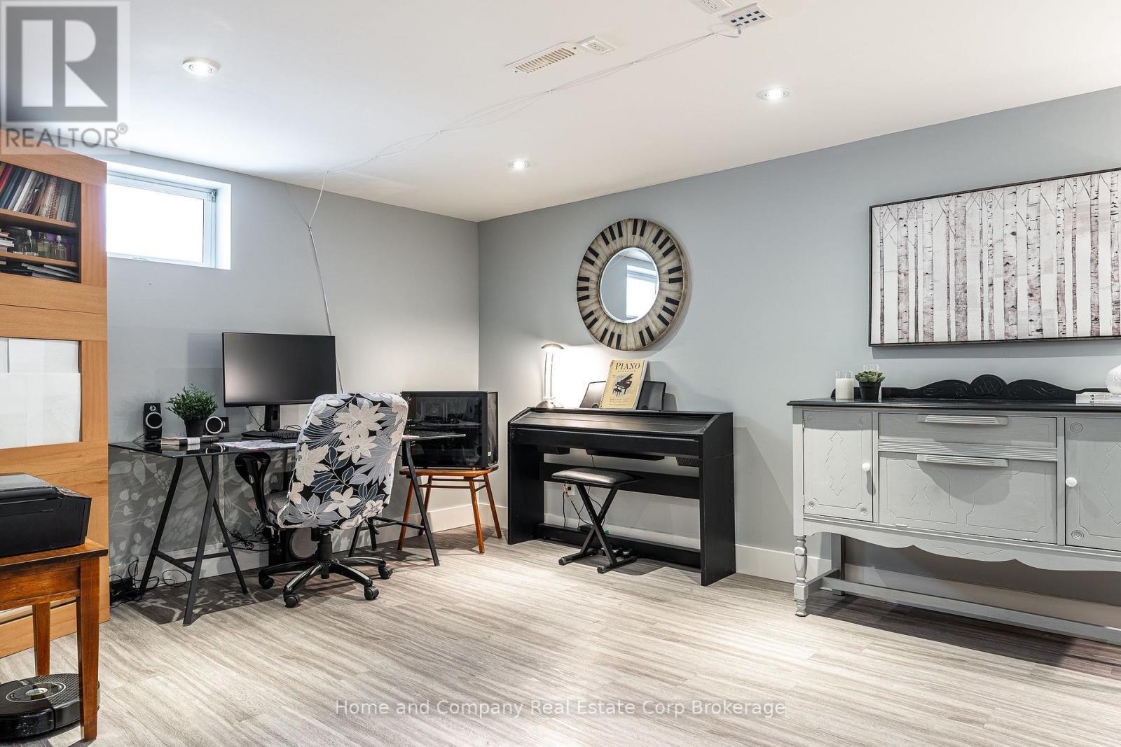 Rec Room - 12 Somerset Street, Stratford, ON - Indoor Photo Showing Office