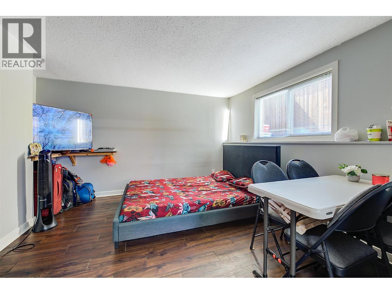 620 - 622 Birch Avenue, Kelowna, BC - Indoor Photo Showing Bedroom
