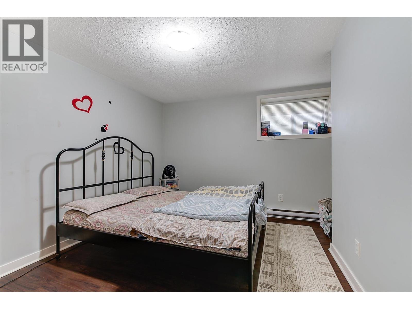 620 - 622 Birch Avenue, Kelowna, BC - Indoor Photo Showing Bedroom