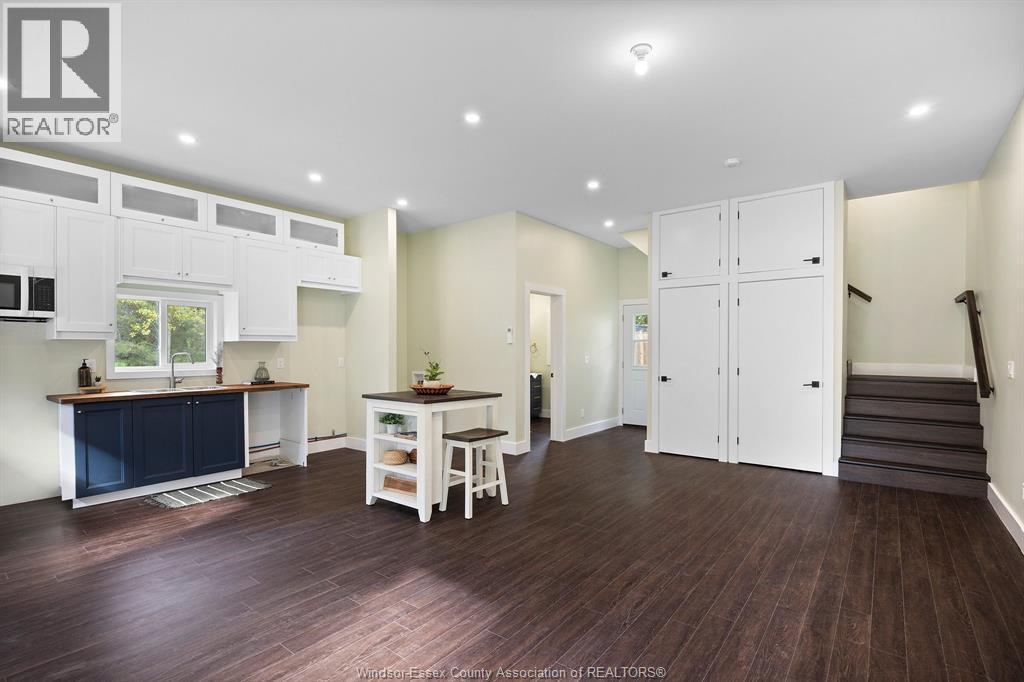 112 Windsor Avenue, Colchester, ON - Indoor Photo Showing Kitchen