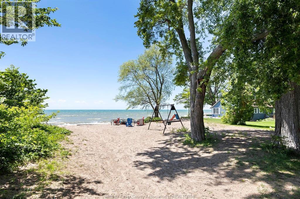 112 Windsor Avenue, Colchester, ON - Outdoor With Body Of Water With View