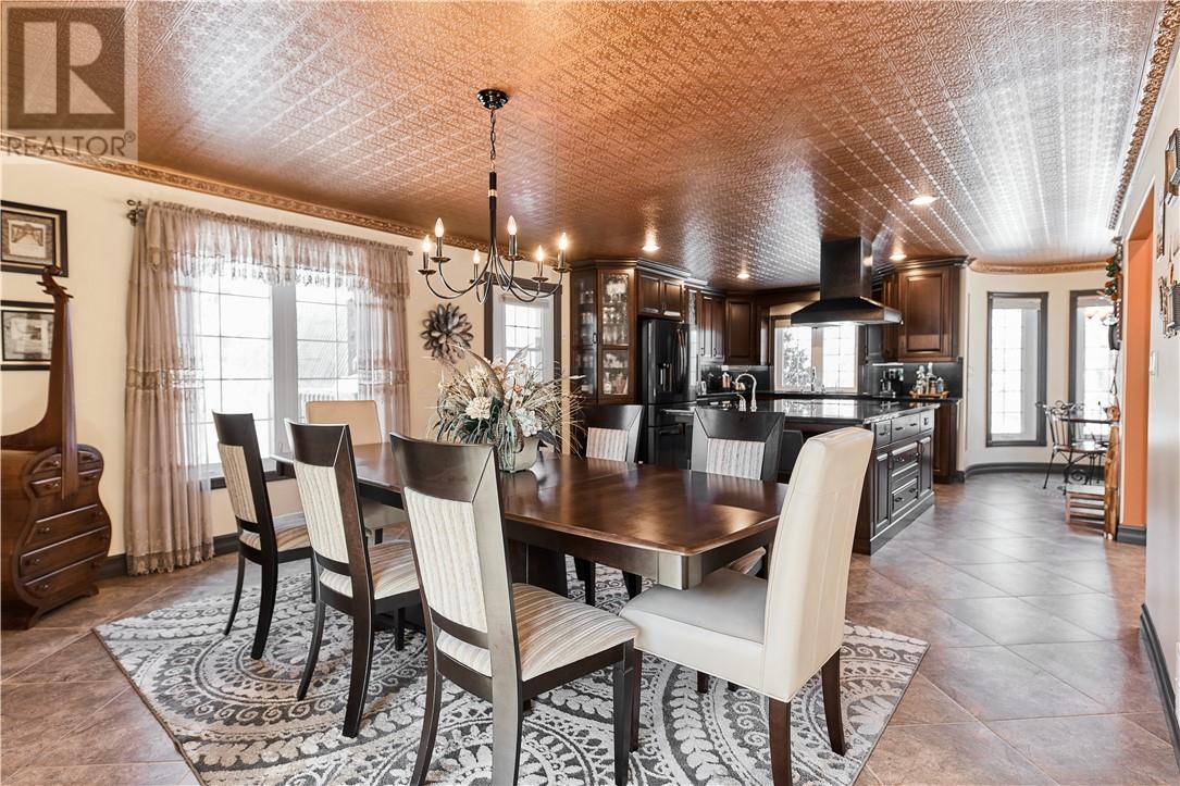 333 Garson Coniston Road, Garson, ON - Indoor Photo Showing Dining Room