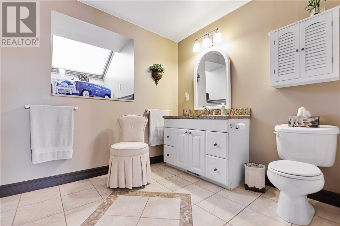 333 Garson Coniston Road, Garson, ON - Indoor Photo Showing Bathroom