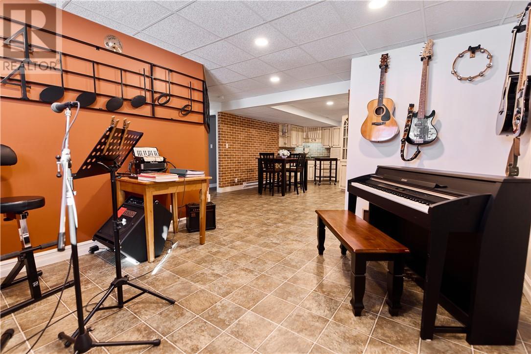 333 Garson Coniston Road, Garson, ON - Indoor Photo Showing Gym Room