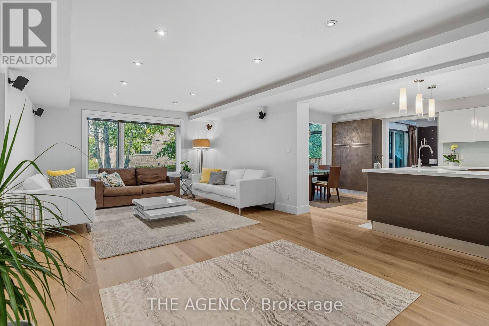 92 Citation Drive, Toronto, ON - Indoor Photo Showing Living Room