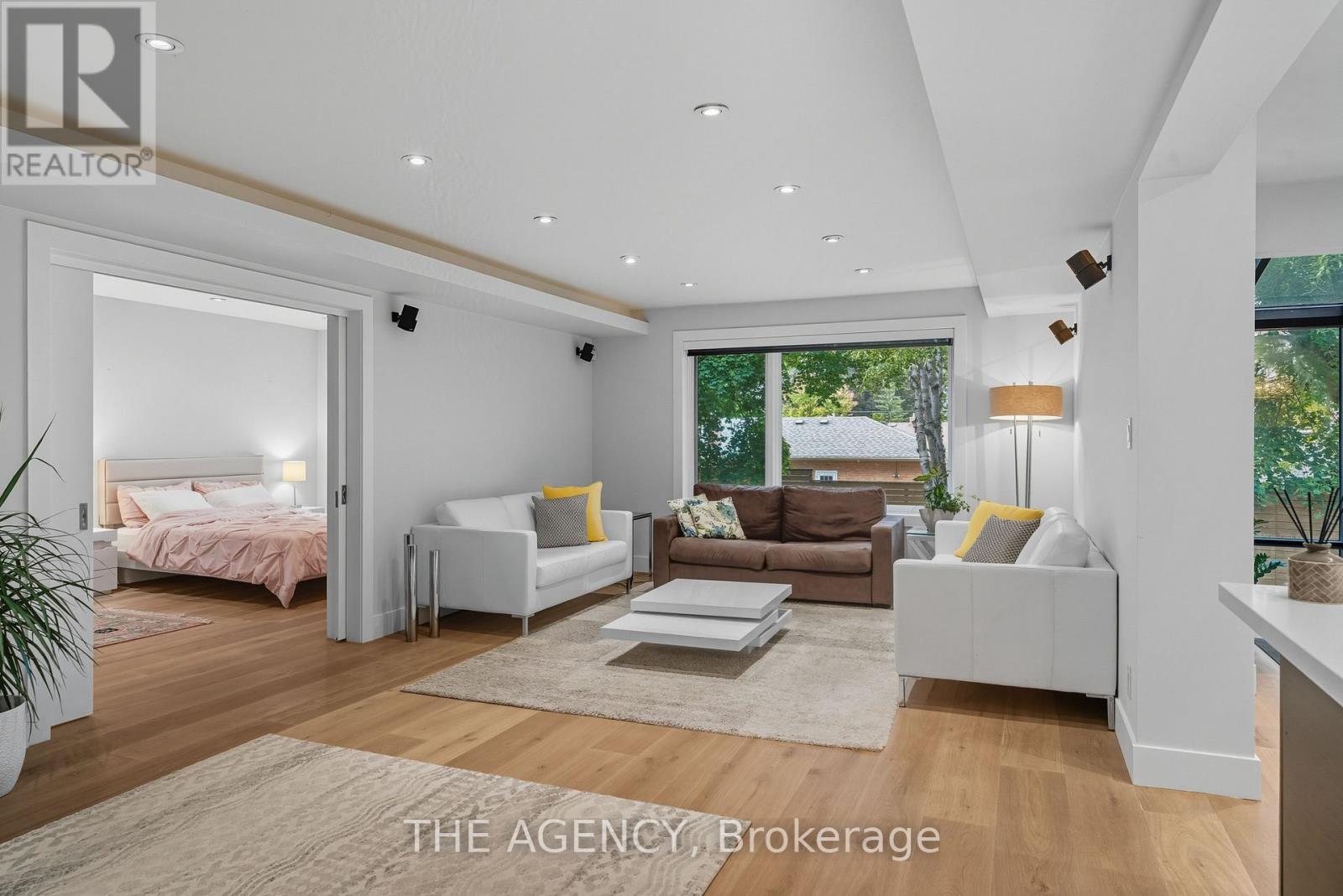 92 Citation Drive, Toronto, ON - Indoor Photo Showing Living Room