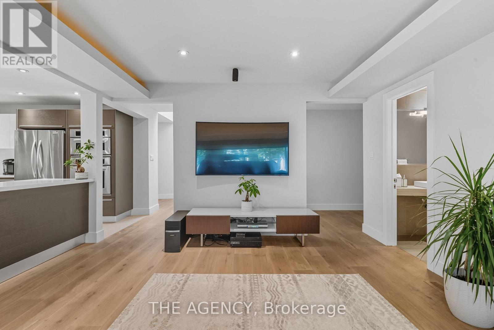 92 Citation Drive, Toronto, ON - Indoor Photo Showing Living Room