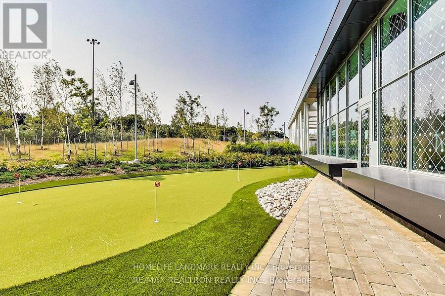 2011 - 117 Mcmahon Drive, Toronto, ON - Outdoor