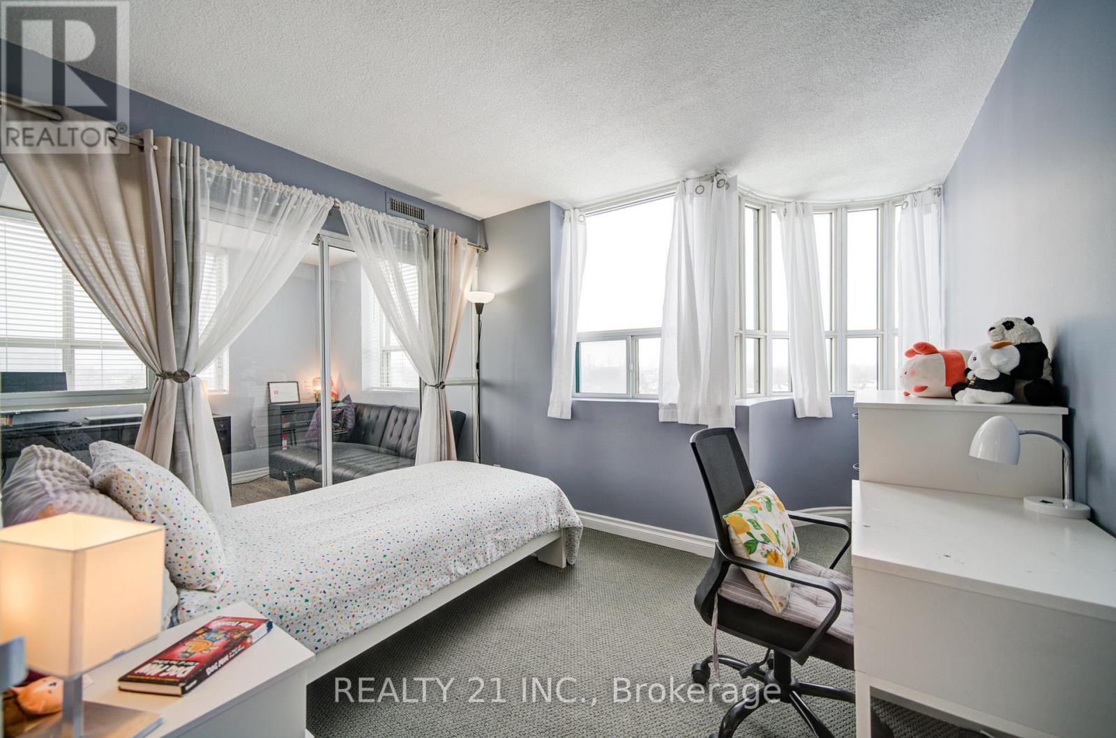 607 - 1665 Pickering Parkway, Pickering, ON - Indoor