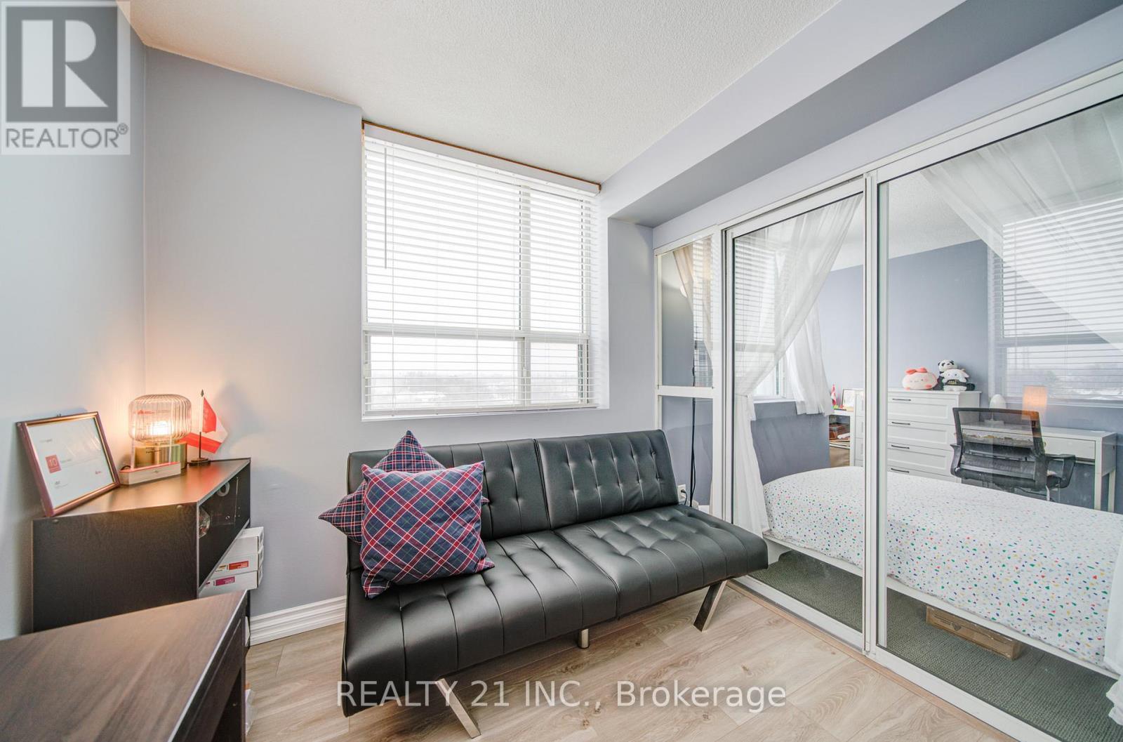 607 - 1665 Pickering Parkway, Pickering, ON - Indoor