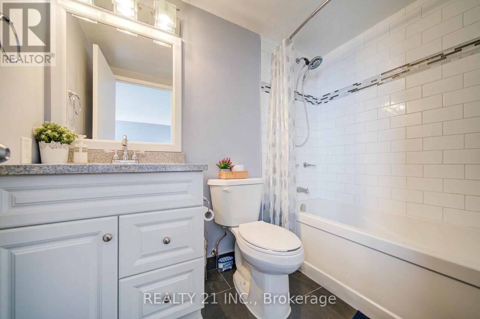 607 - 1665 Pickering Parkway, Pickering, ON - Indoor Photo Showing Bathroom