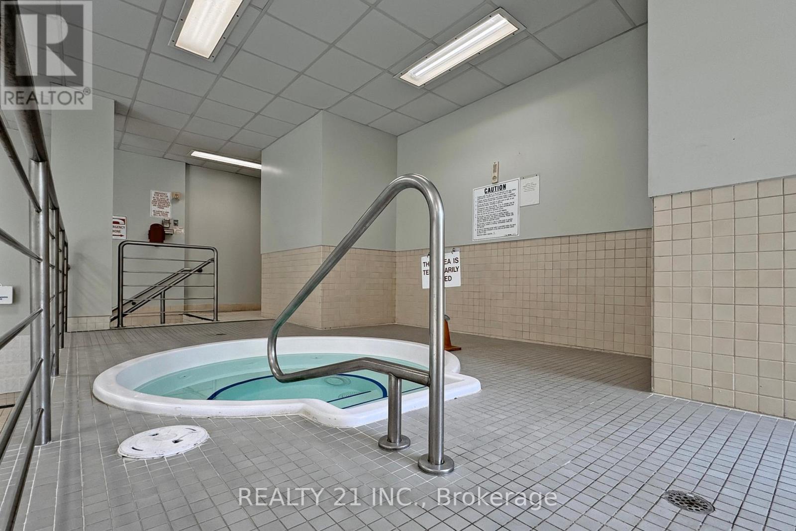 607 - 1665 Pickering Parkway, Pickering, ON - Indoor Photo Showing Other Room With In Ground Pool