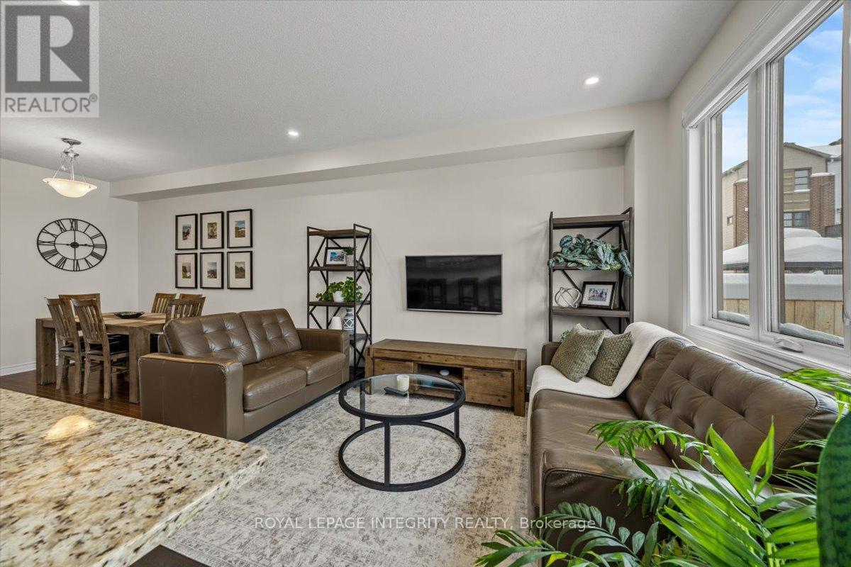 259 Hepatica Way, Ottawa, ON - Indoor Photo Showing Living Room