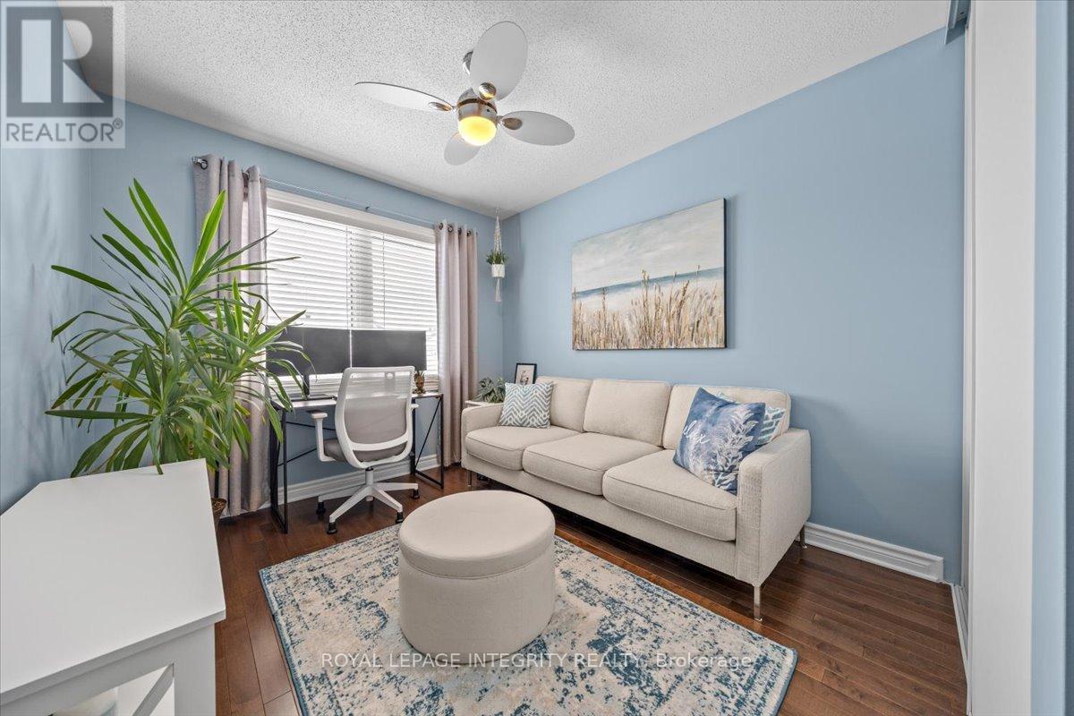 259 Hepatica Way, Ottawa, ON - Indoor Photo Showing Living Room