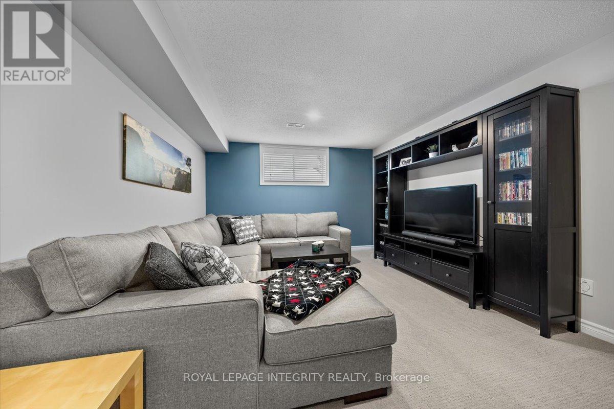 259 Hepatica Way, Ottawa, ON - Indoor Photo Showing Living Room