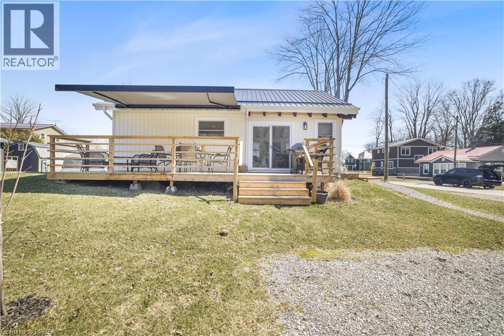 7 Pellum Street, Turkey Point, ON - Outdoor With Deck Patio Veranda