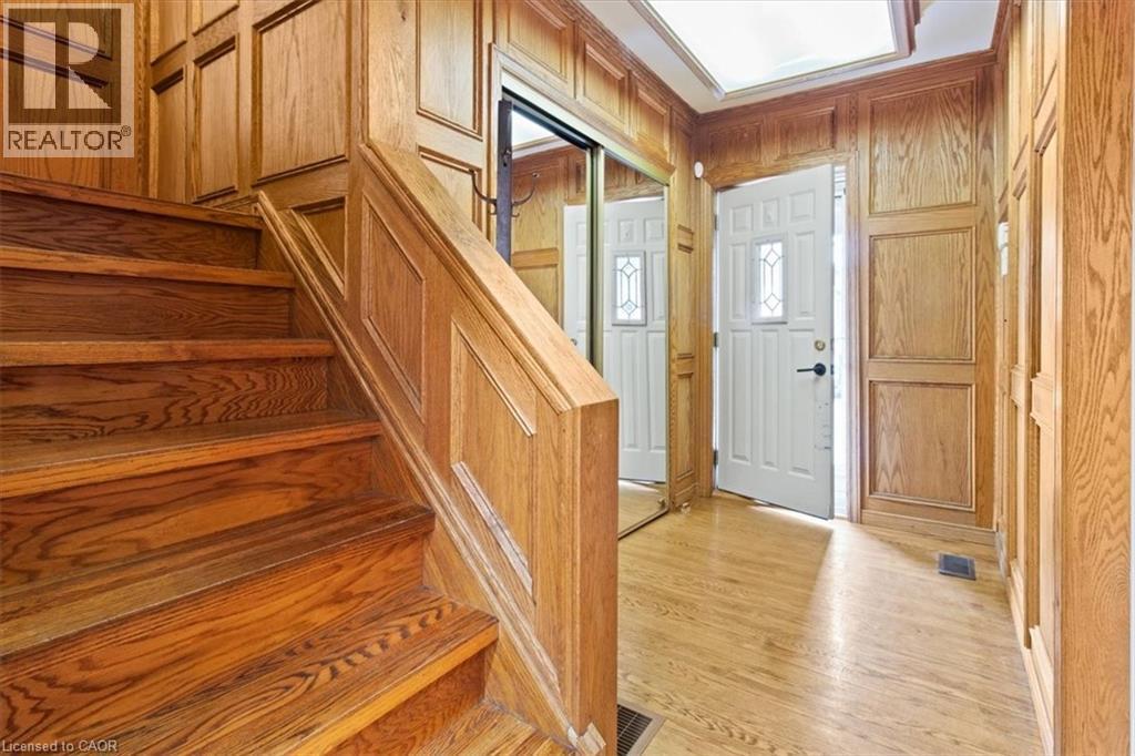 28 Glendale Avenue S, Hamilton, ON - Indoor Photo Showing Other Room