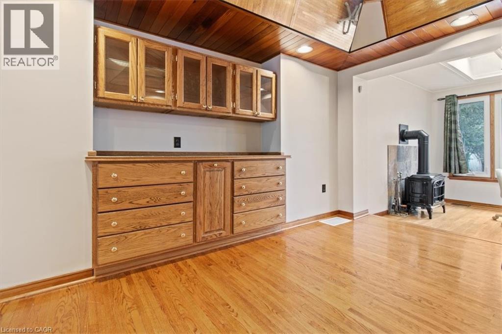 28 Glendale Avenue S, Hamilton, ON - Indoor Photo Showing Other Room