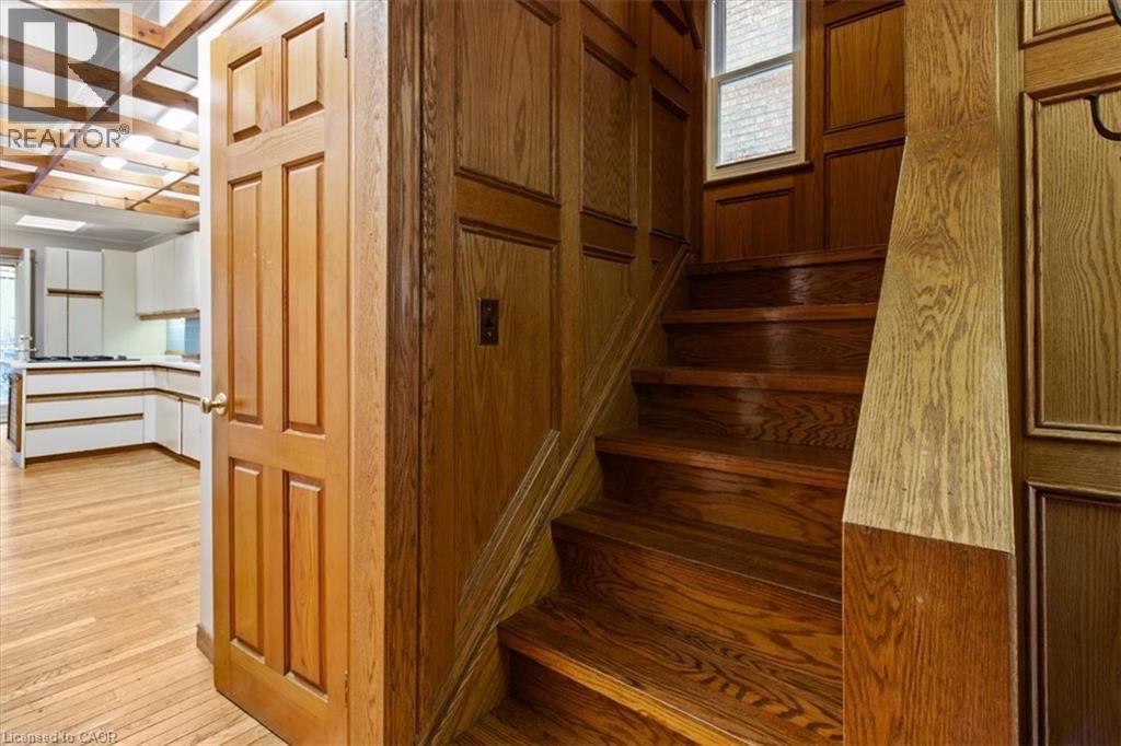 28 Glendale Avenue S, Hamilton, ON - Indoor Photo Showing Other Room