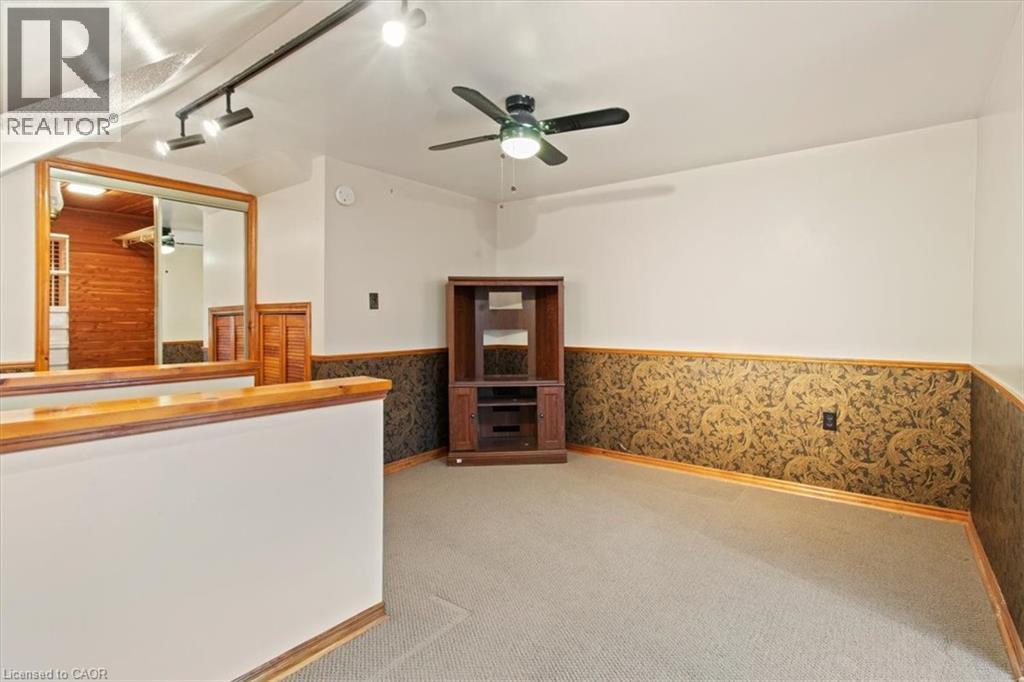 28 Glendale Avenue S, Hamilton, ON - Indoor Photo Showing Other Room