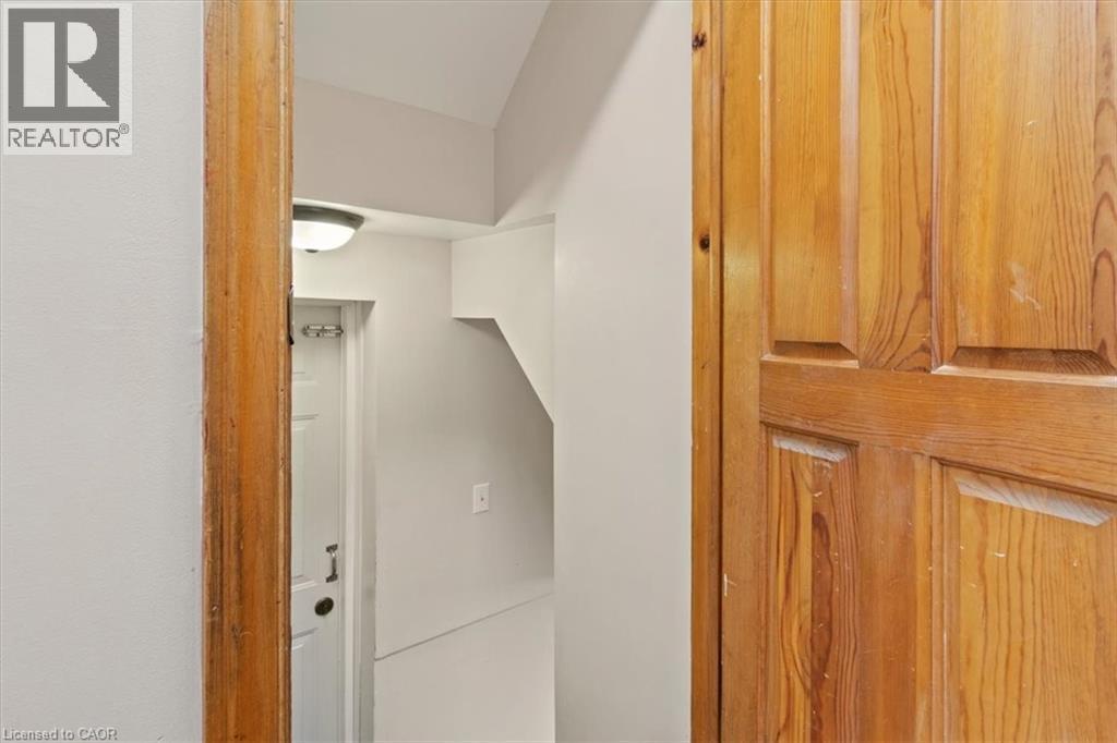 28 Glendale Avenue S, Hamilton, ON - Indoor Photo Showing Other Room